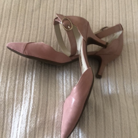 Woman’s Anne Klein Akfonda closed toe spring mauve heel pumps - Picture 11 of 16